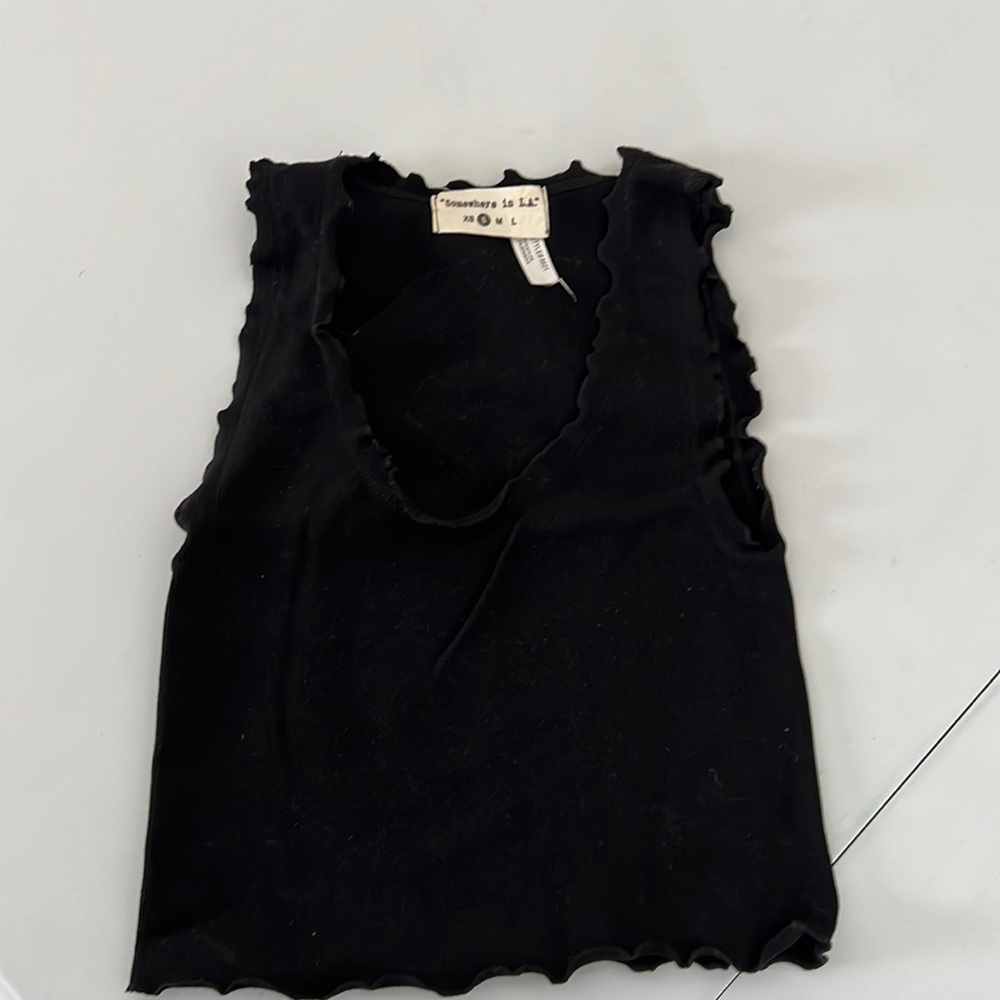 Somewhere in LA Caruso Caruso black v neck tank